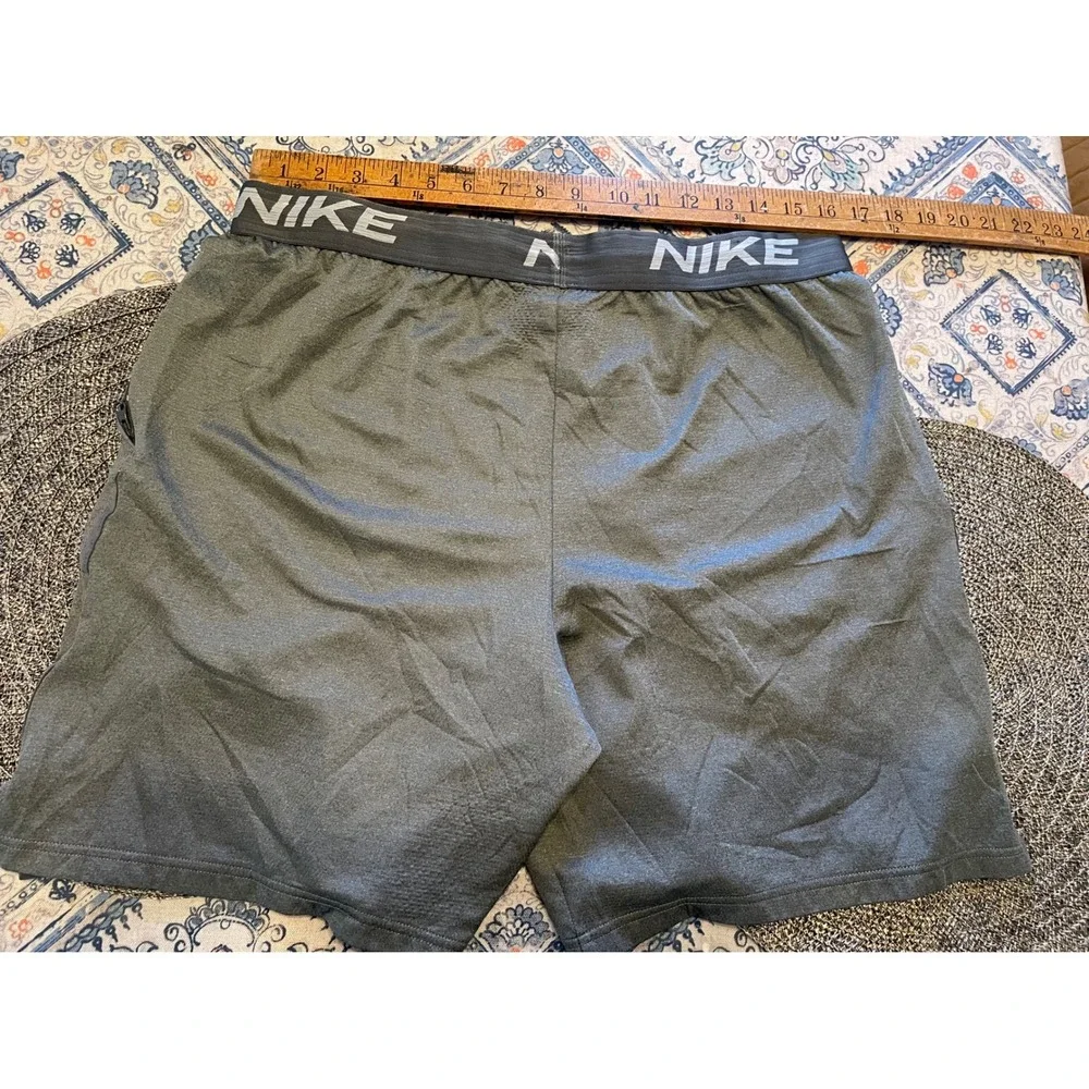 Nike Mens Dri-FIT Training Shorts Gray Heathered Athletic Gym XL Pocketed